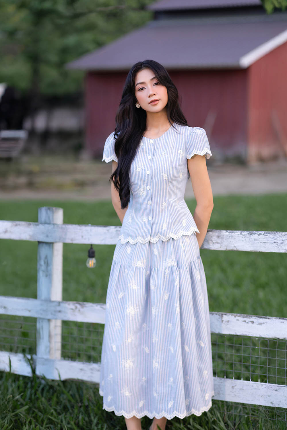 Chân váy dáng xòe linen thêu CV11-39