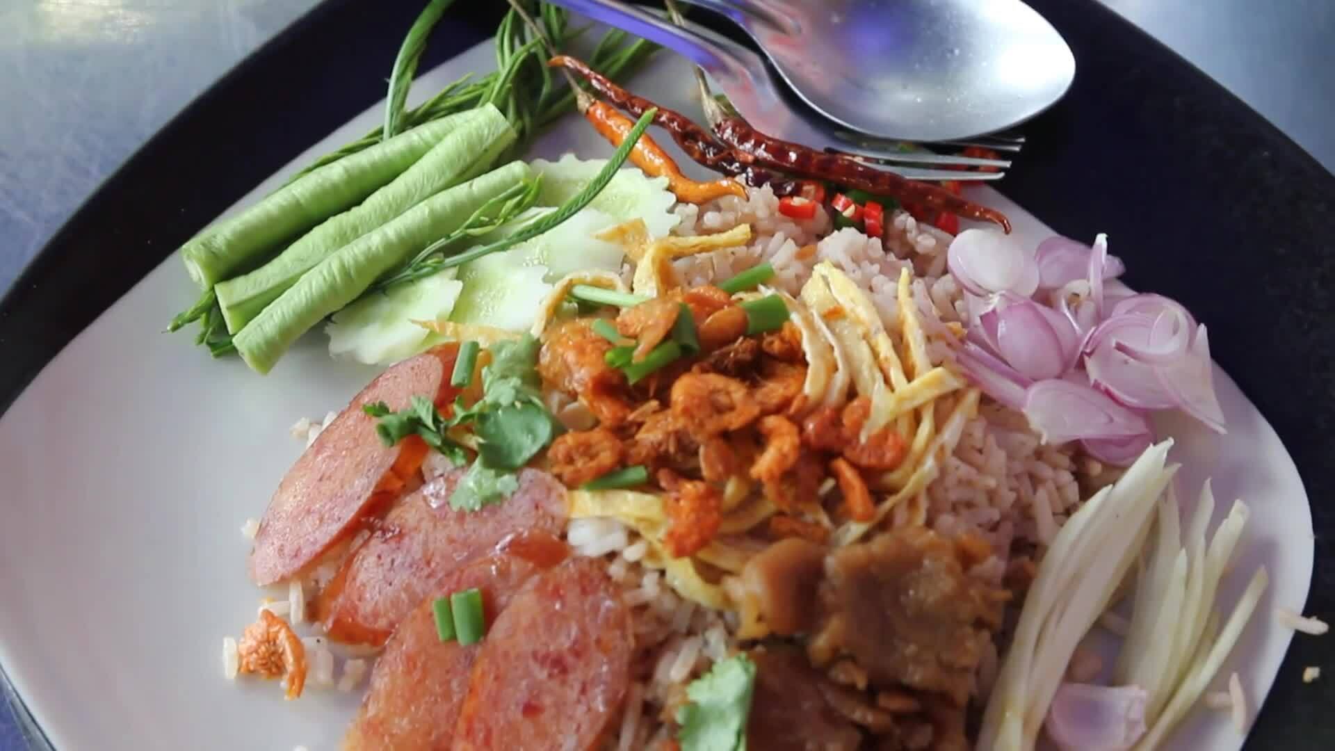 Cơm rang mắm trong top món ăn dở nhất Đông Nam Á