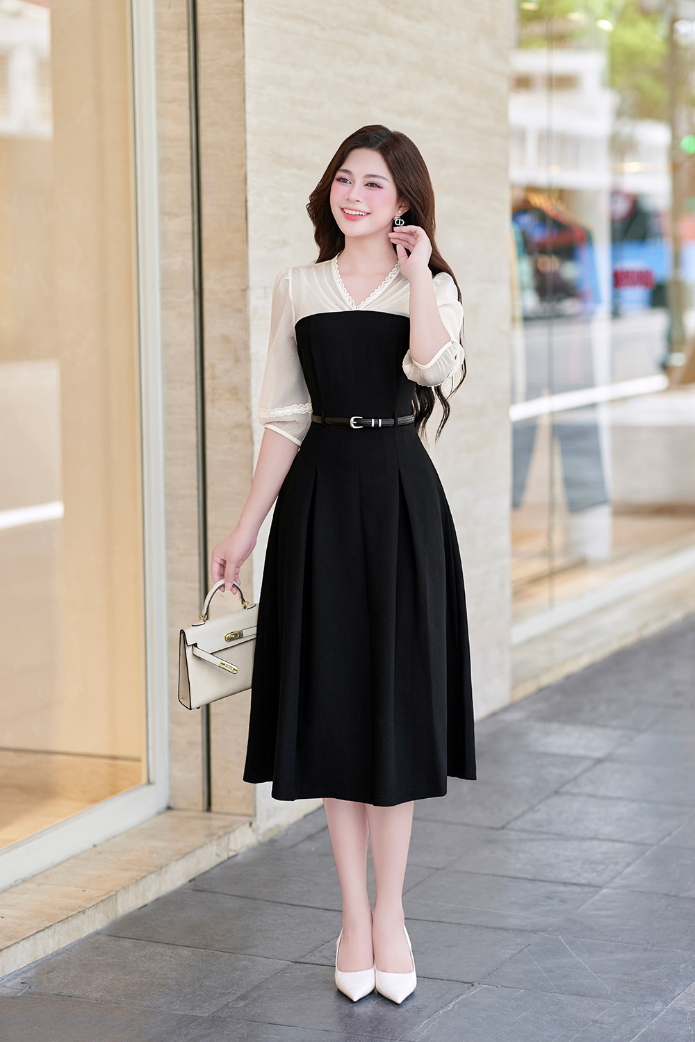 Đầm đen tay lỡ phối tơ nến dáng xòe KK177-02