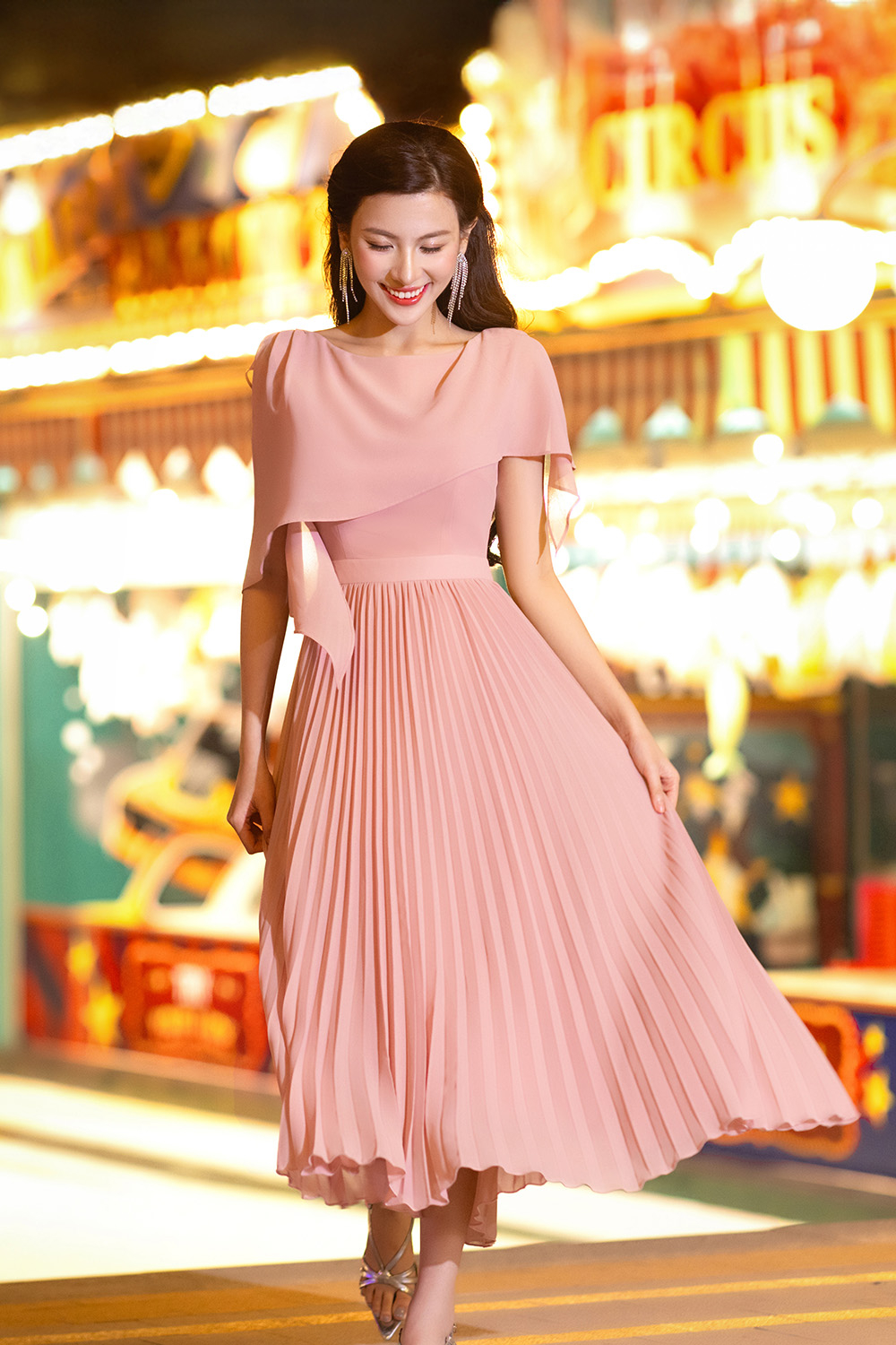 dam-hong-du-tiec-dang-xoe-xep-ly-tay-choang-kk182-38 Đầm hồng dự tiệc dáng xòe xếp ly tay choàng KK182-38