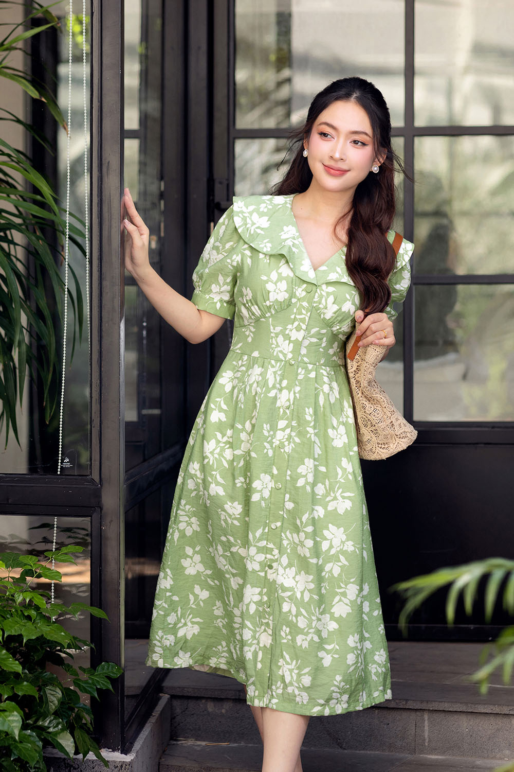 dam-xoe-xanh-hoa-trang-nhan-eo-kk177-21 Đầm xòe xanh hoa trắng nhấn eo KK177-21