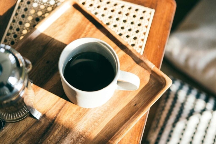 1782441432-c5c5e2ef0d-what-time-is-best-for-coffee-g-1839-8224-7786-width740height494 Nhiều phụ nữ trung niên bỏ bữa sáng hoặc chỉ uống cà phê để cắt giảm calo. Ảnh: Real Simple