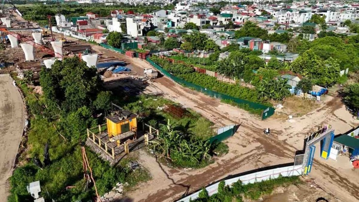 1782864716-8cf0e354e5-tru_cau_tran_hung_dao_19-width740height417 Công ty cổ phần Tập đoàn Đạt Phương, đơn vị được giao thi công phần cầu chính từ trụ TC5 đến trụ TC7 và 2 nhịp vòm. Thi công cầu dẫn, các nút giao và các công trình xây dựng phía phường Long Biên, Bồ Đề.