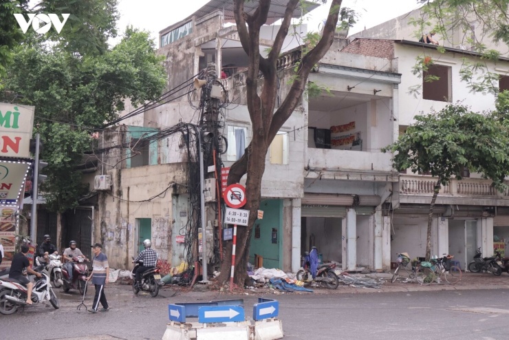1782966056-7c29ce0956-381_nguyen_khang_16-width740height494 Dự án cải tạo, mở rộng ngõ 381 Nguyễn Khang (đoạn từ đường Thành Thái đến đường Nguyễn Khang) nằm trong nhóm dự án chuyển tiếp từ nghị quyết năm 2025 của HĐND TP Hà Nội, được kỳ vọng sẽ góp phần giảm áp lực giao thông cho khu vực phía Tây Hà Nội.
