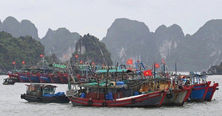 1783053585-58df60eef6-quang-ninh-cam-bien-57439-width730height383 Trưa nay tỉnh Quảng Ninh sẽ cấm biển ứng phó với bão số 1.