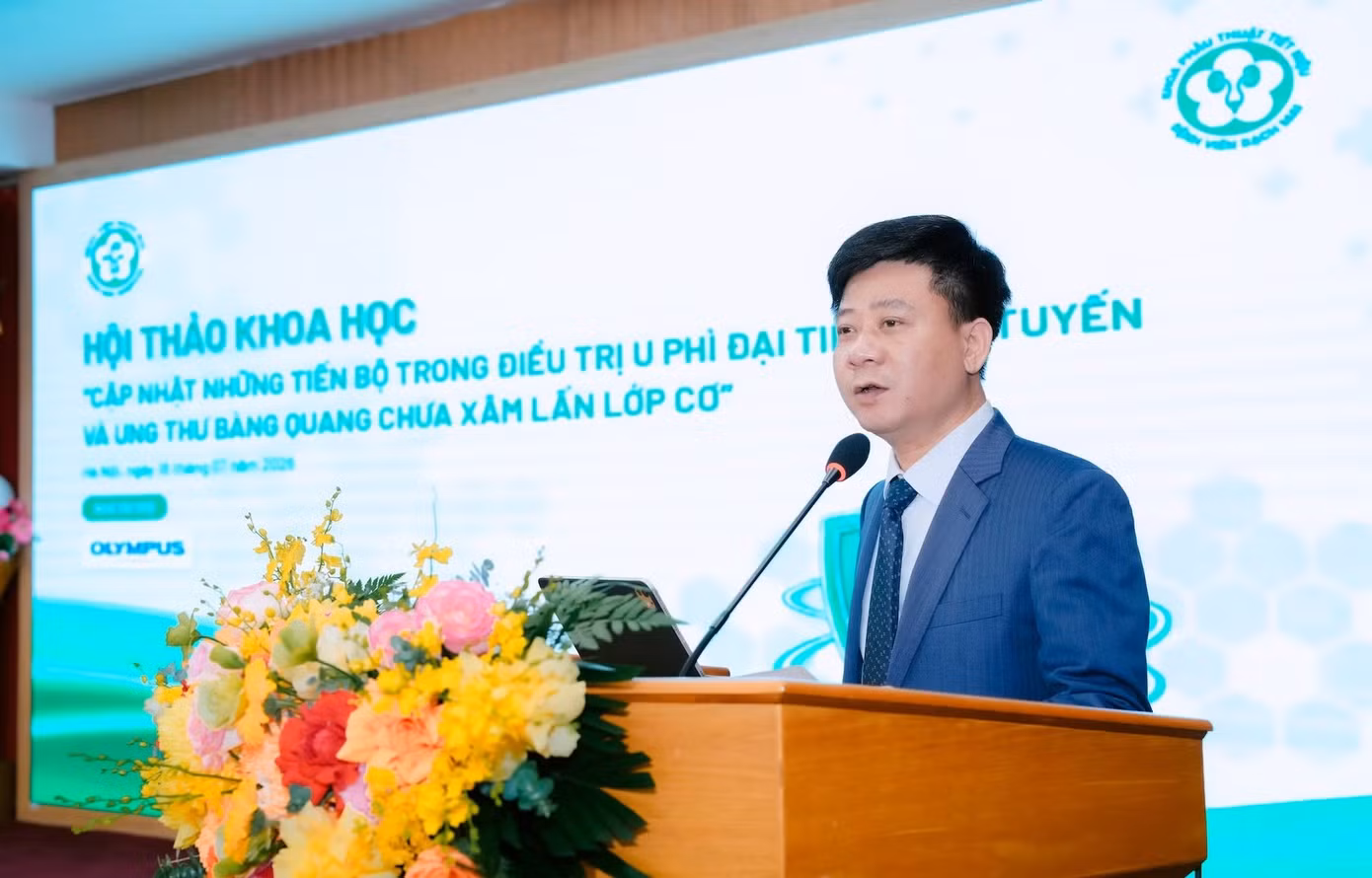 1784419165-2ac5b33e62-img-0886-width1390height890 PGS.TS Nguyễn Tuấn Tùng, Phó Giám đốc Bệnh viện Bạch Mai phát biểu tại hội thảo.