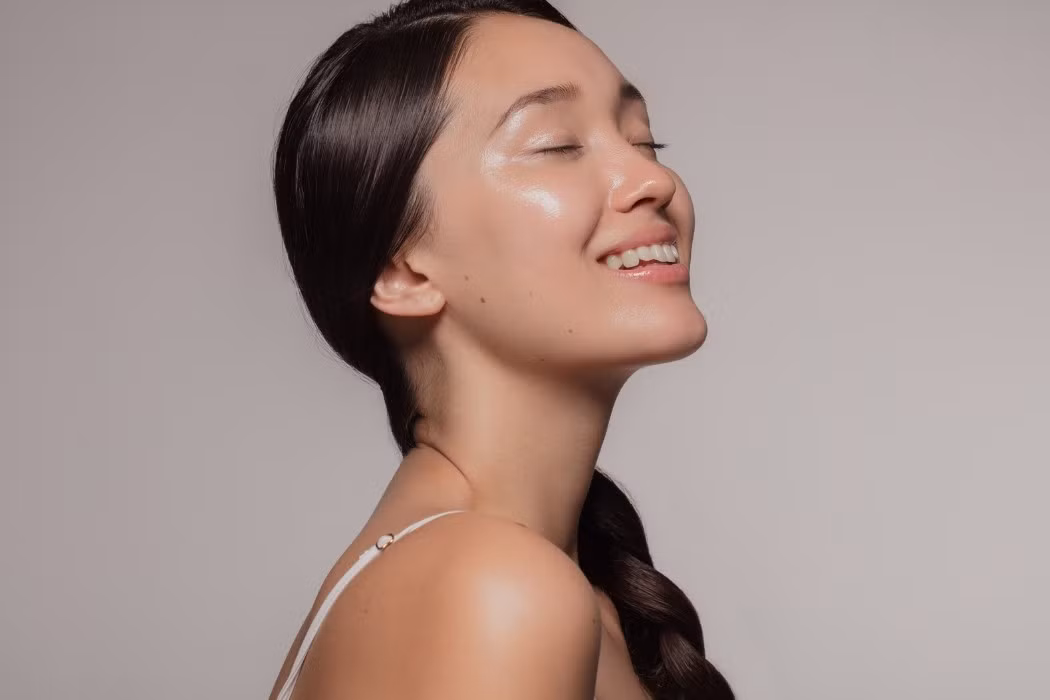 1784853524-9a0f415737-img-3341-width1050height700 Xu hướng "glass skin" chưa bao giờ là theo đuổi làn da hoàn hảo không tì vết - 3