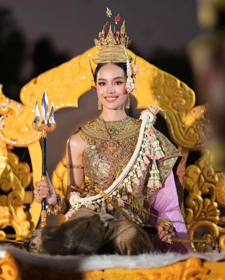 1785291169-13455ee7c9-3-7239-8534-7435-width740height920 Chuyên trang sắc đẹp Global Beauties nhận định Opal Suchata là 'hiện thân của vẻ đẹp vượt thời gian, trí tuệ tỏa sáng và khả năng dẫn dắt bằng lòng nhân ái. Ảnh: Instagram suchaaata