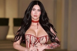 adt1761534704-megan-7973-8140-6050-8524__anh_cat_3_2 Megan Fox tái xuất gợi cảm sau 7 tháng sinh con thứ tư