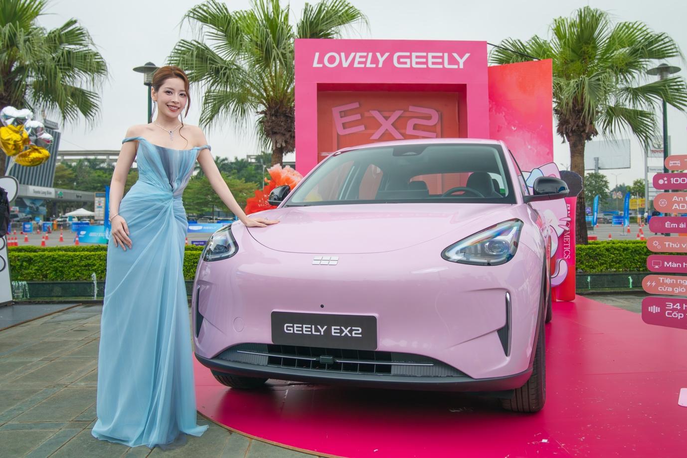 image4-1782281252-111-width1378height918 Mới ra mắt thị trường Việt Nam vào cuối tháng 3/2026, Geely EX2 nhận được sự chú ý đặc biệt khi sở hữu giá bán lẻ đề xuất dao động chỉ từ 459 - 499 triệu đồng.