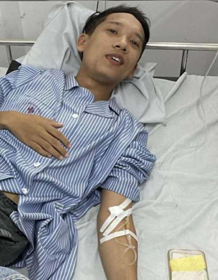Anh Din cố gắng giữ tinh thần lạc quan trong những ngày chữa trị. Ảnh: NVCC.