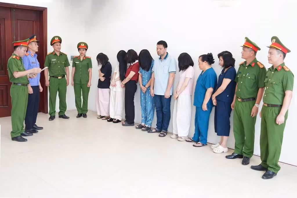 Công an tỉnh Nghệ An đã khởi tố vụ án, khởi tố 10 bị can liên quan đến hoạt động của Phòng khám đa khoa y học Nghệ An.