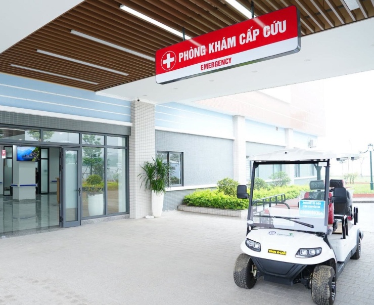 1785653886-2b941ed5d6-cs2-bvpstw2-550-width740height603 Khu vực khám cấp cứu được trang bị xe điện phục vụ người bệnh di chuyển. Ảnh: Minh An