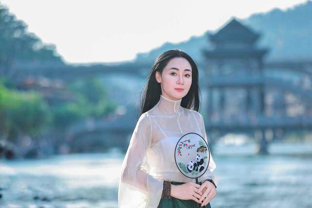 1785805001-27036592b9-quach-thu-phuong-5-52823-width640height427 Vẻ đẹp rực rỡ ở đời thực của 'mẹ chồng' - NSƯT Quách Thu Phương - 5