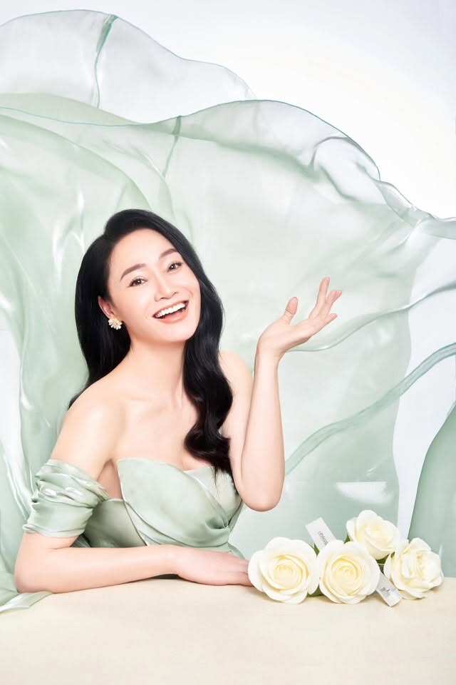 1785805002-0e61dfc4d5-quach-thu-phuong-9-52872-width640height960 Vẻ đẹp rực rỡ ở đời thực của 'mẹ chồng' - NSƯT Quách Thu Phương - 9