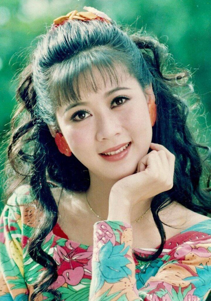 1786348056-5152306ea0-1326-picture20-97109-6789-3-92753-1-1-45-width720height1026 Nhan sắc thời trẻ của “Nữ hoàng ảnh lịch” Diễm Hương.