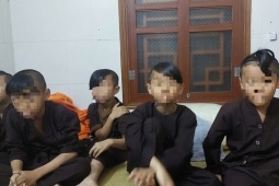 Chiếc roi dùng để đánh các cháu bé tại chùa Bầu, Phú Thọ được bện, làm cán cầu kỳ
