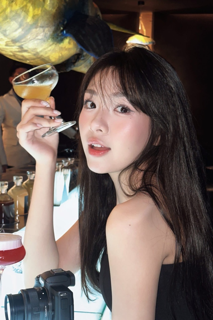 Nhan sắc đời thường của nữ diễn viên đang gây sốt phim Mùa hè năm ấy - 9