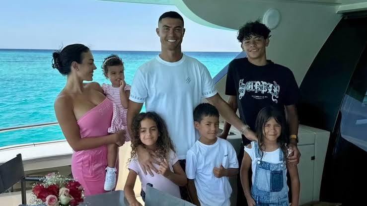 Tổ ấm của C. Ronaldo.