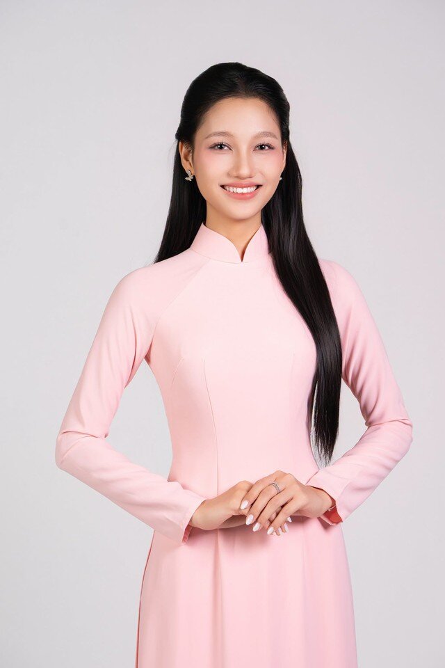 1787280167-a8cb544d70-32n-0215-width640height960 Nhan sắc cô giáo mầm non quê Đà Nẵng tại Hoa hậu Việt Nam 2026 - 2