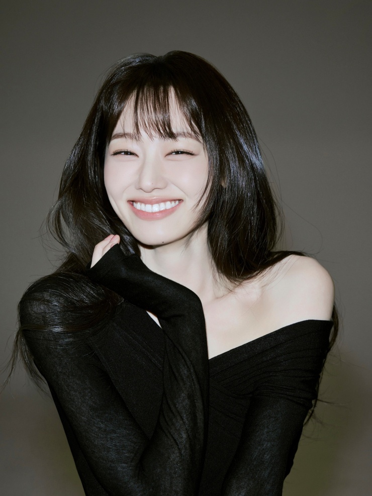 1787886697-2cfc6a459e-5-jpeg-3116-1857-3495-width740height987 Kang Mina từng từ chối tái hợp cùng các thành viên I.O.I để tập trung hoàn toàn cho sự nghiệp diễn xuất, theo đuổi mục tiêu khẳng định bản thân với tư cách một diễn viên thay vì hoạt động âm nhạc. Ảnh: Instagram kangmina