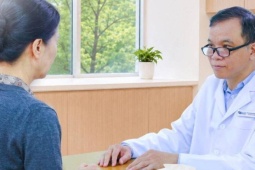 adt1785543786-a913608954-dau-dau-3355-108-34-801-1__anh_cat_3_2 Đau đầu tưởng thoái hóa cột sống cổ, người phụ nữ 58 tuổi đi khám bất ngờ phát hiện vỡ túi phình động mạch não