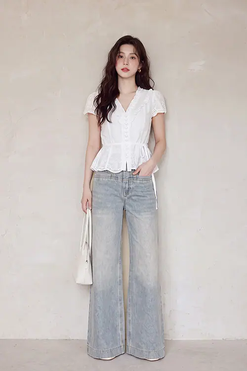 quan-jeans-phoi-voi-ao-gi-dep-6-cong-thuc-don-gian-ma-nang-nao-cung-ap-dung-duoc_10 Quần jeans nữ ống suông đẹp trẻ trung