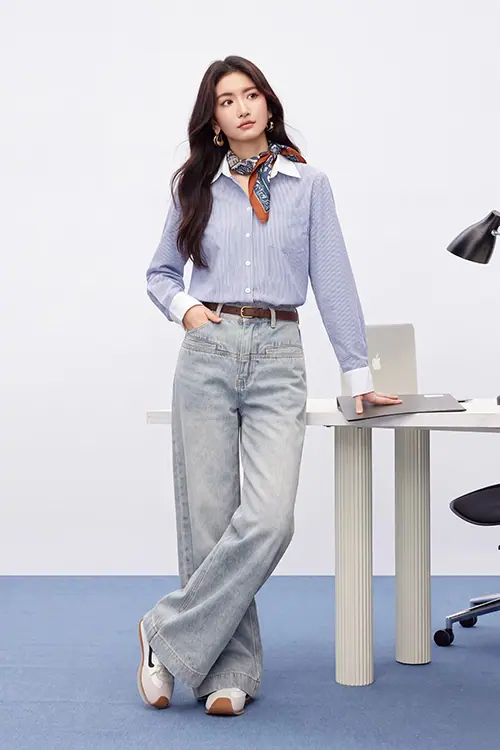 quan-jeans-phoi-voi-ao-gi-dep-6-cong-thuc-don-gian-ma-nang-nao-cung-ap-dung-duoc_5 Quần jeans mặc với áo sơ mi nữ đẹp