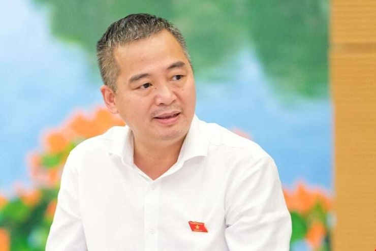 1787378526-b9cf5302e6-_dscf5437-1359-width740height494 PGS.TS Nguyễn Lân Hiếu, Giám đốc Bệnh viện Đại học Y Hà Nội. Ảnh: Quốc hội
