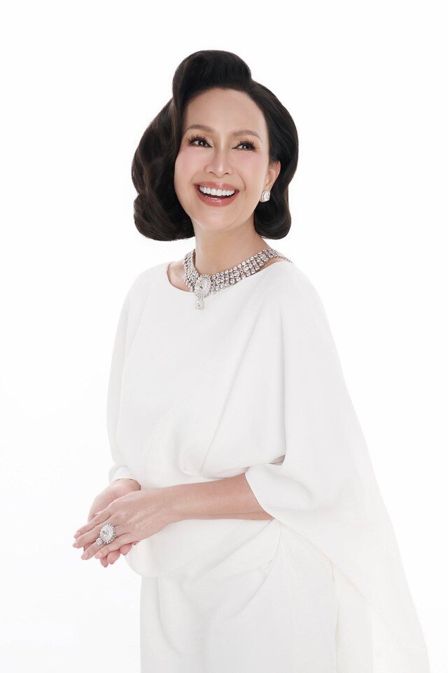Diễm My 6X ở tuổi trung niên - 4