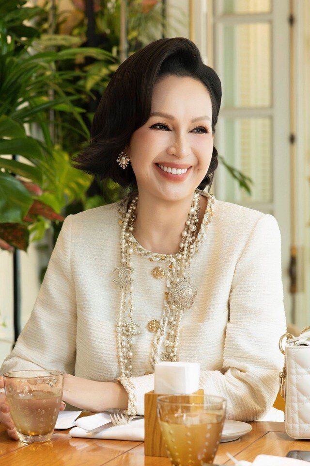 Diễm My 6X ở tuổi trung niên - 7