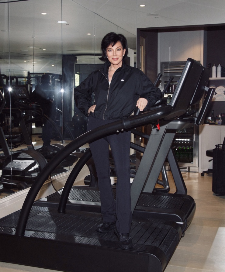 Phong độ trẻ trung ở tuổi 70 của bà Kris Jenner.