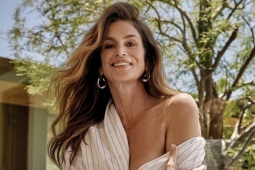 adt1774763850-cindycrawford28150-1958-7064-8939__anh_cat_3_2 Chu trình làm đẹp hơn 2 tiếng mỗi sáng của Cindy Crawford