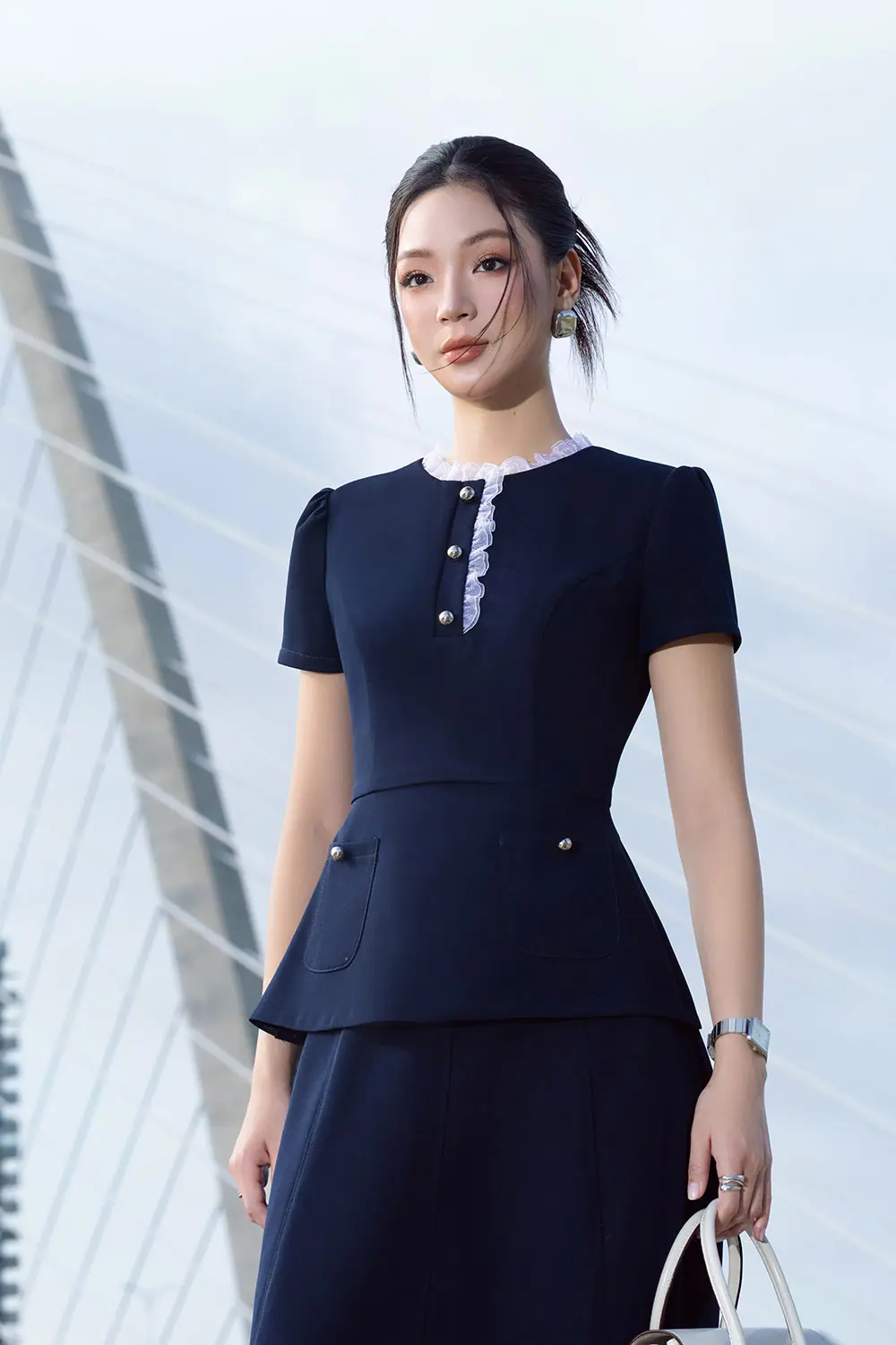 ao-peplum-cong-so-co-ren-phoi-nut-asm35-12 Áo peplum công sở cổ ren phối nút ASM35-12