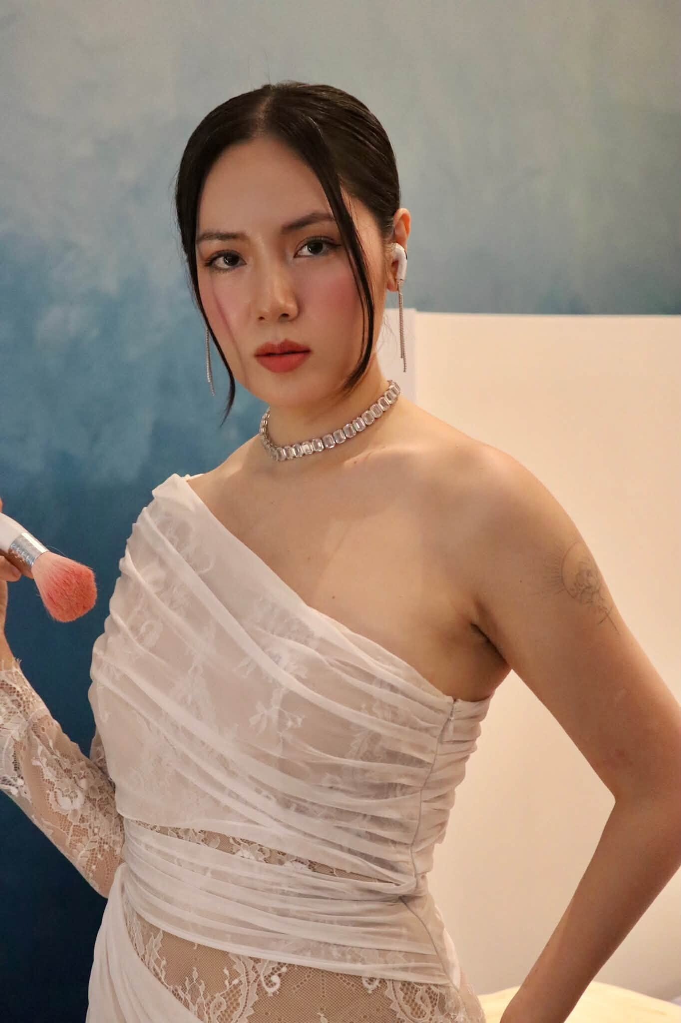 Mỹ nhân Thanh Hóa 42 tuổi chưa chồng, giữ gìn sắc vóc quyến rũ - 8