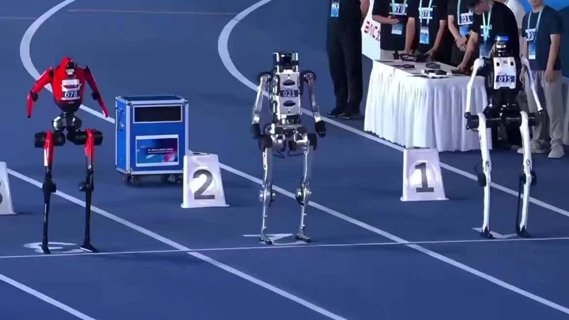 robot-hinh-nguoi-trung-quoc-pha-ky-luc-chay-100m-1787497525 Robot hình người Trung Quốc phá kỷ lục chạy 100m