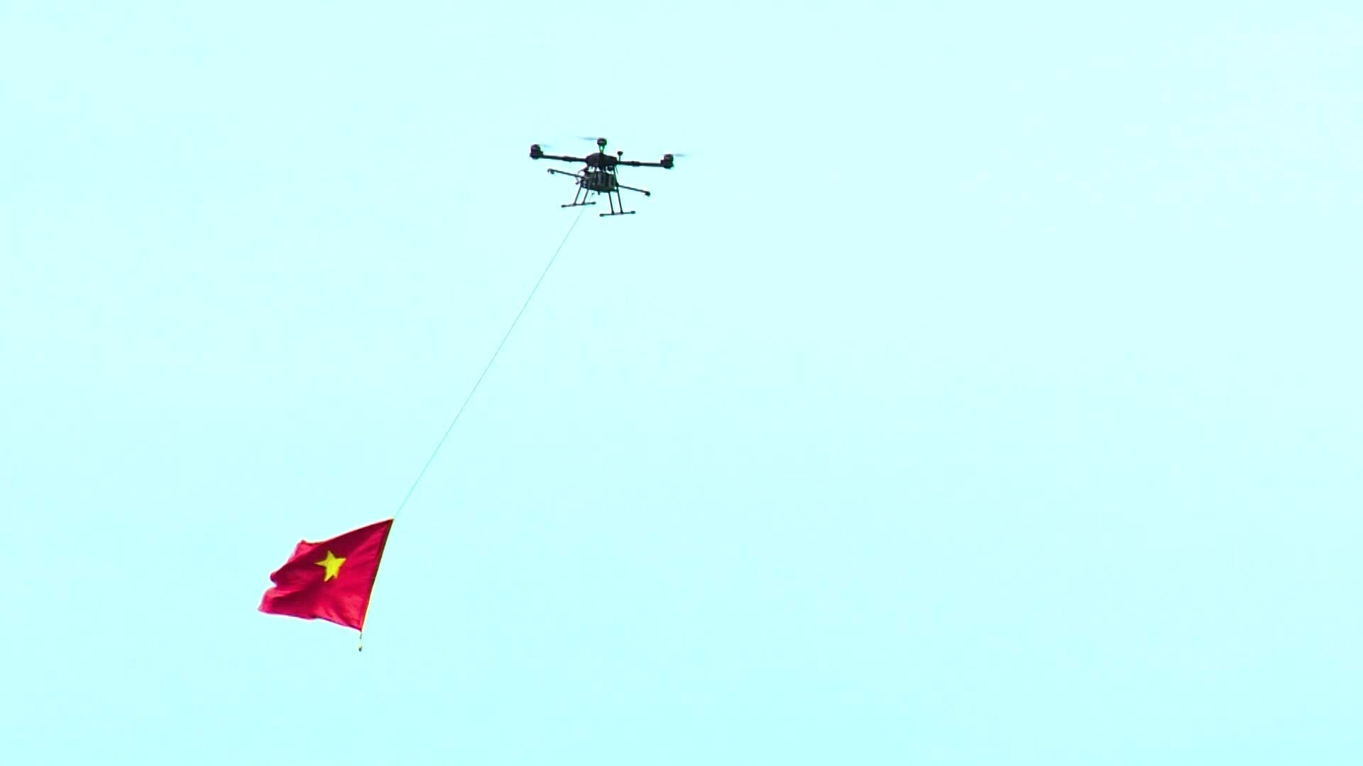 UAV Việt trình diễn khả năng đánh chặn, tiêu diệt mục tiêu