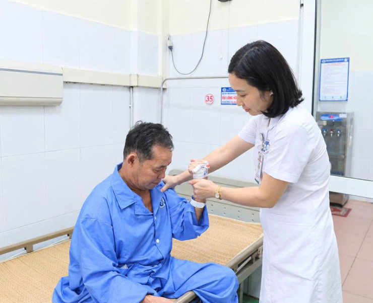 Bệnh nhân dần phục hồi sau điều trị. Ảnh BVCC