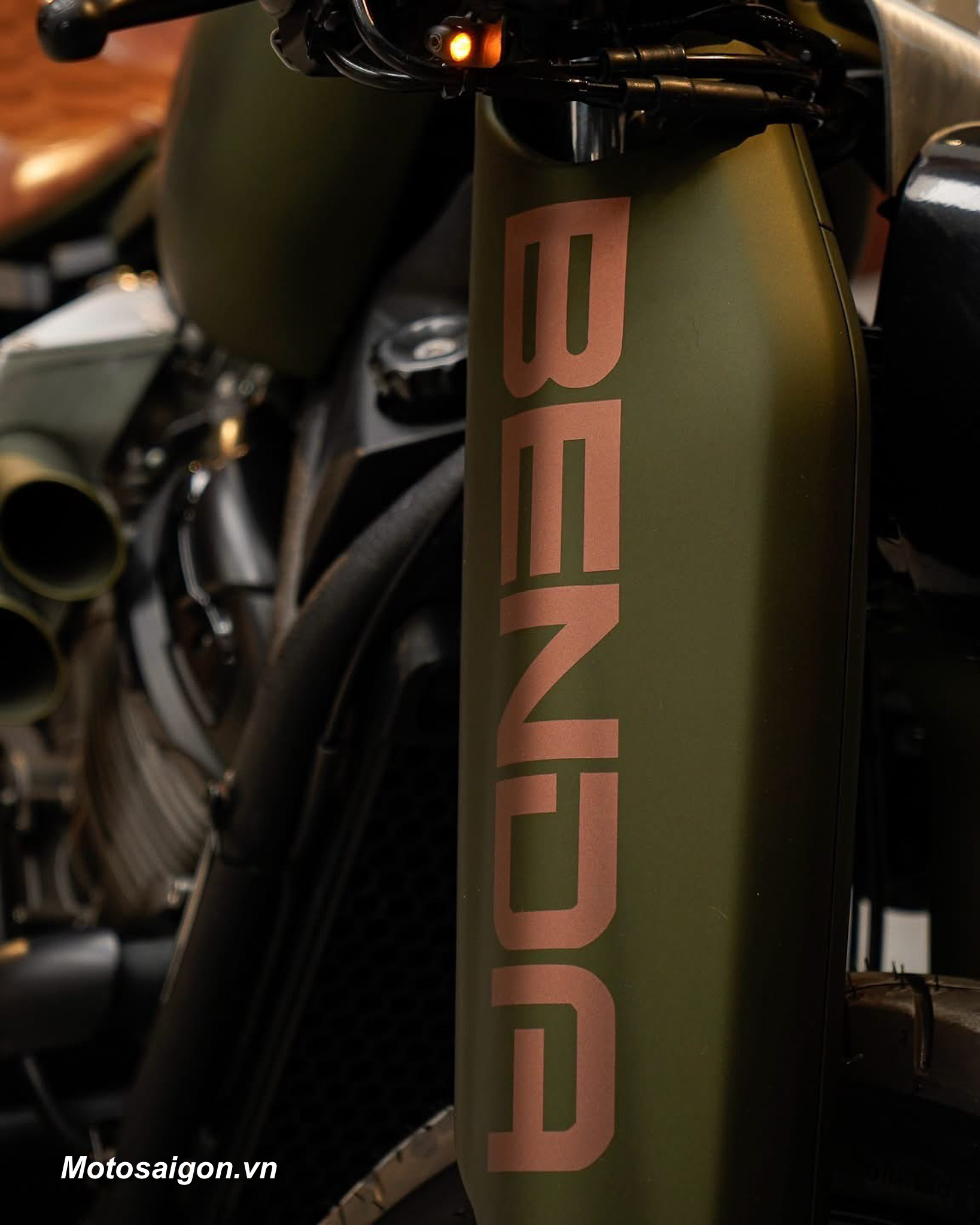 benda-napoleon-500-bobber-do-dep-2027-danh-gia-xe-review-motosaigon-7