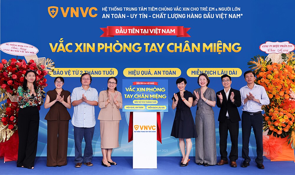 Sáng 25/9/2026, Hệ thống Tiêm chủng VNVC chính thức ra mắt và triển khai tiêm vắc xin phòng tay chân miệng tại gần 300 trung tâm trên toàn quốc. Ảnh: Nhân Lê