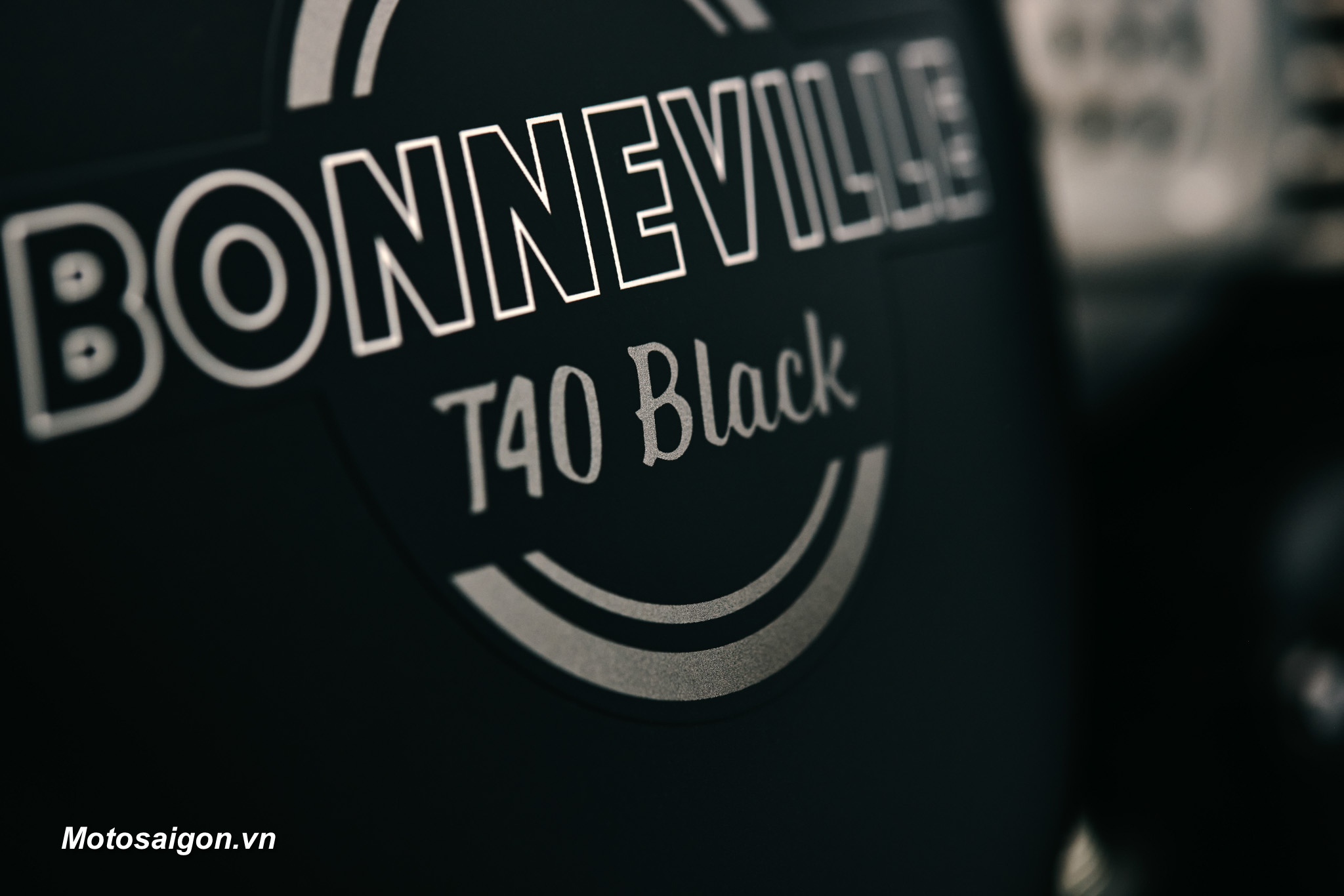 triumph-bonneville-t40-black-danh-gia-xe-2027-motosaigon-09