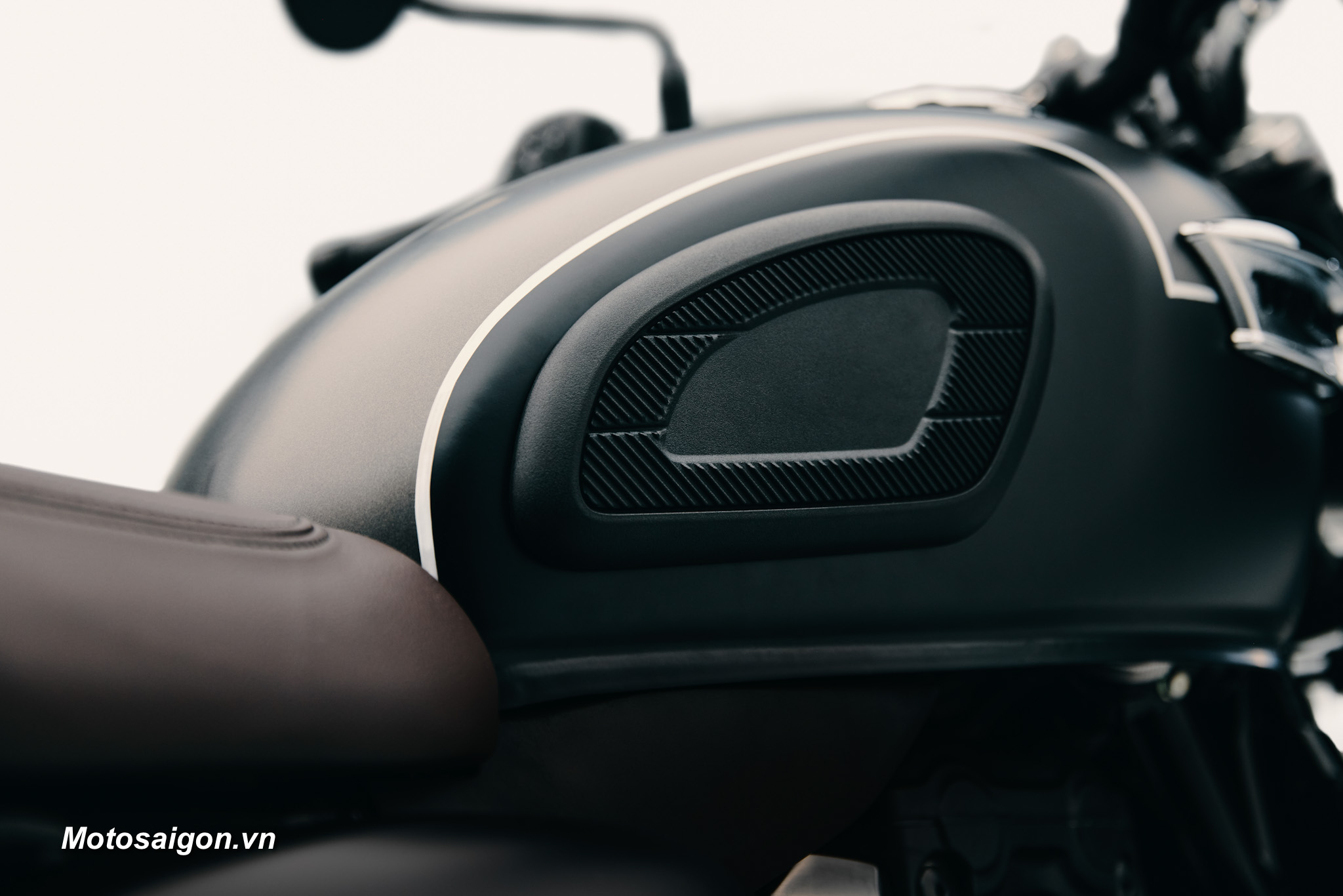 triumph-bonneville-t40-black-danh-gia-xe-2027-motosaigon-11