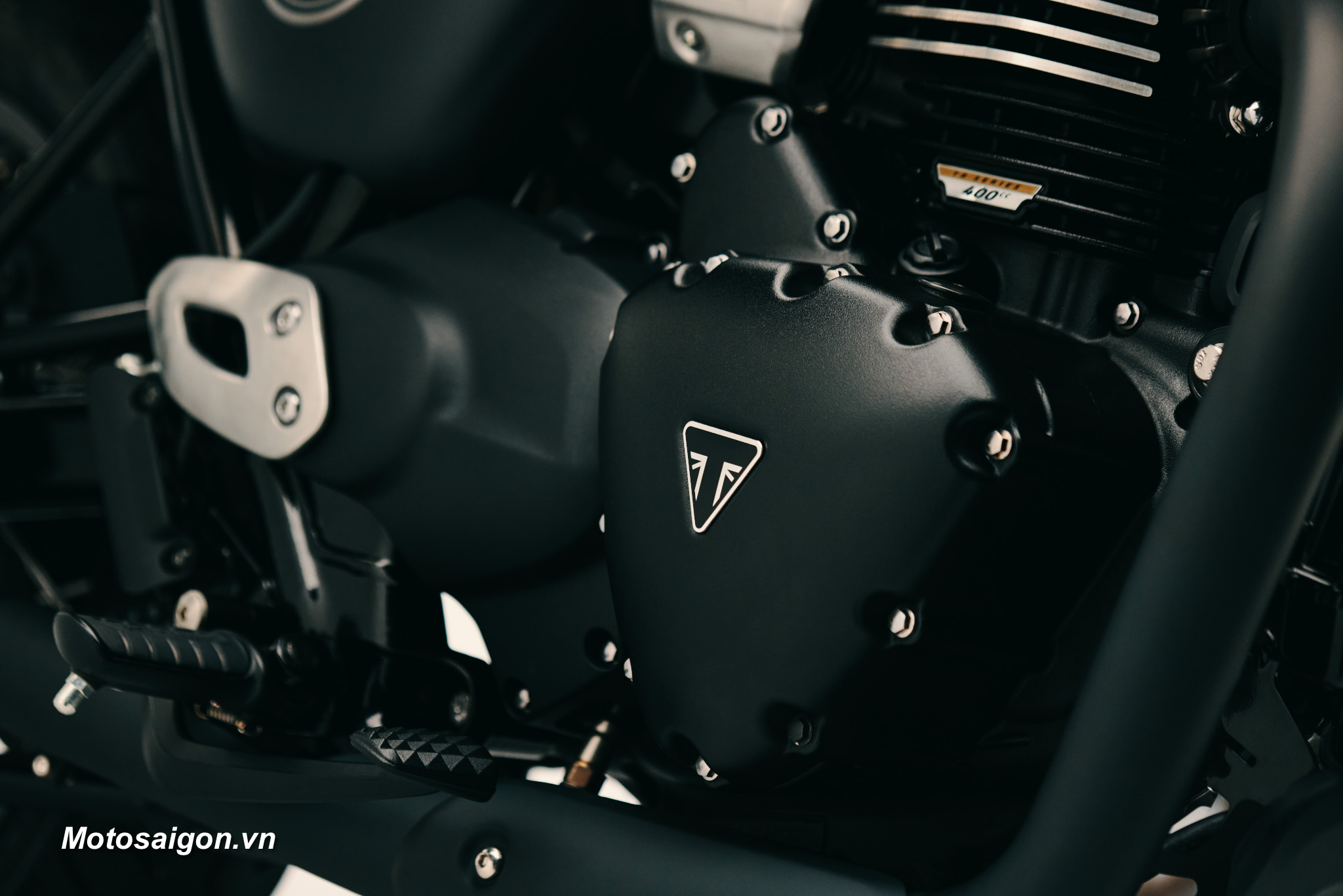 triumph-bonneville-t40-black-danh-gia-xe-2027-motosaigon-12