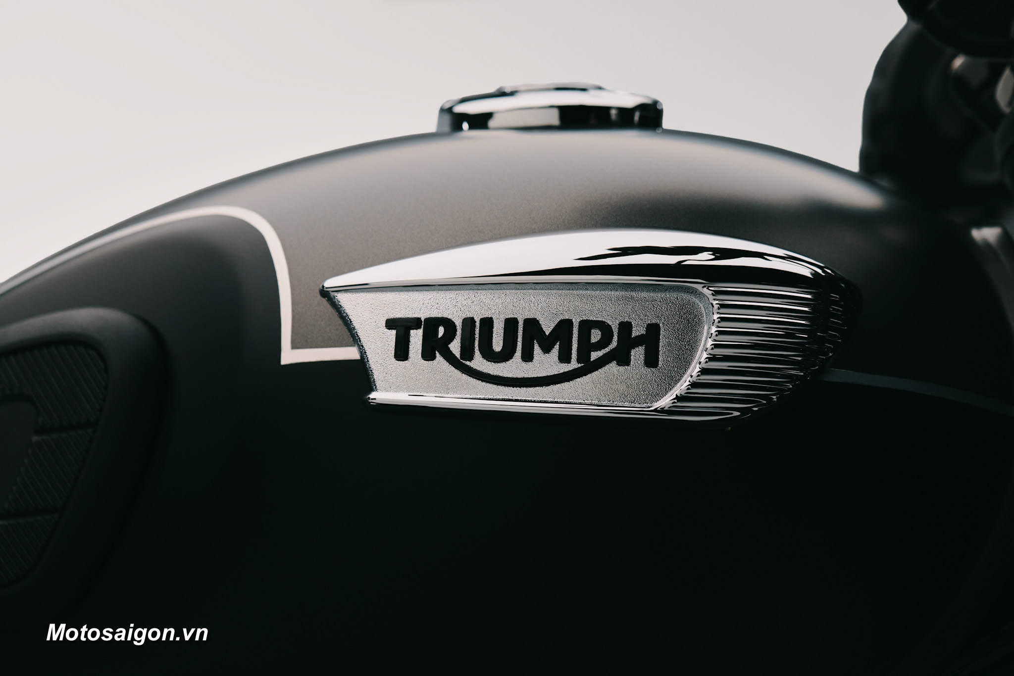 triumph-bonneville-t40-black-danh-gia-xe-2027-motosaigon-13
