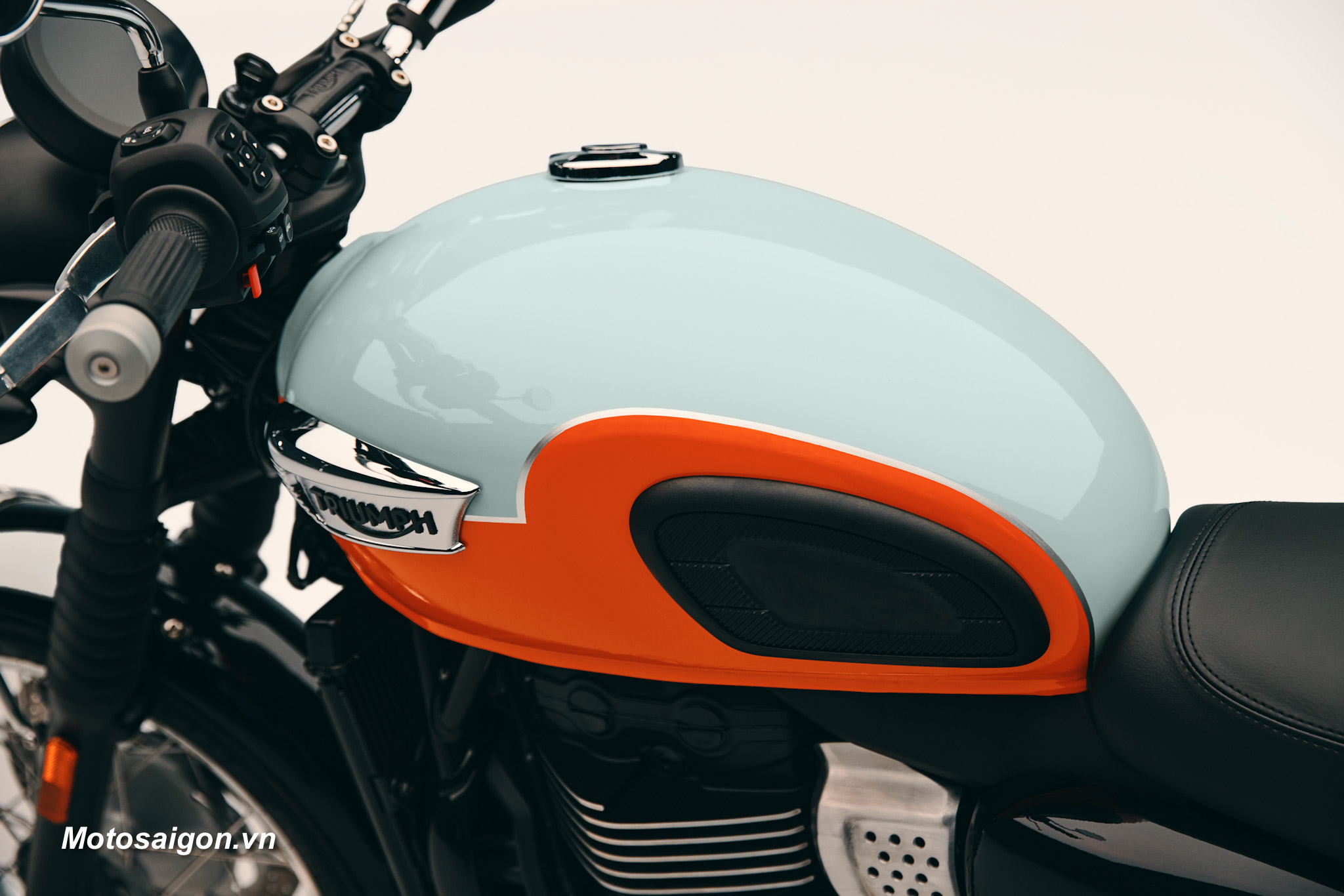 triumph-bonneville-t40-black-danh-gia-xe-2027-motosaigon-54