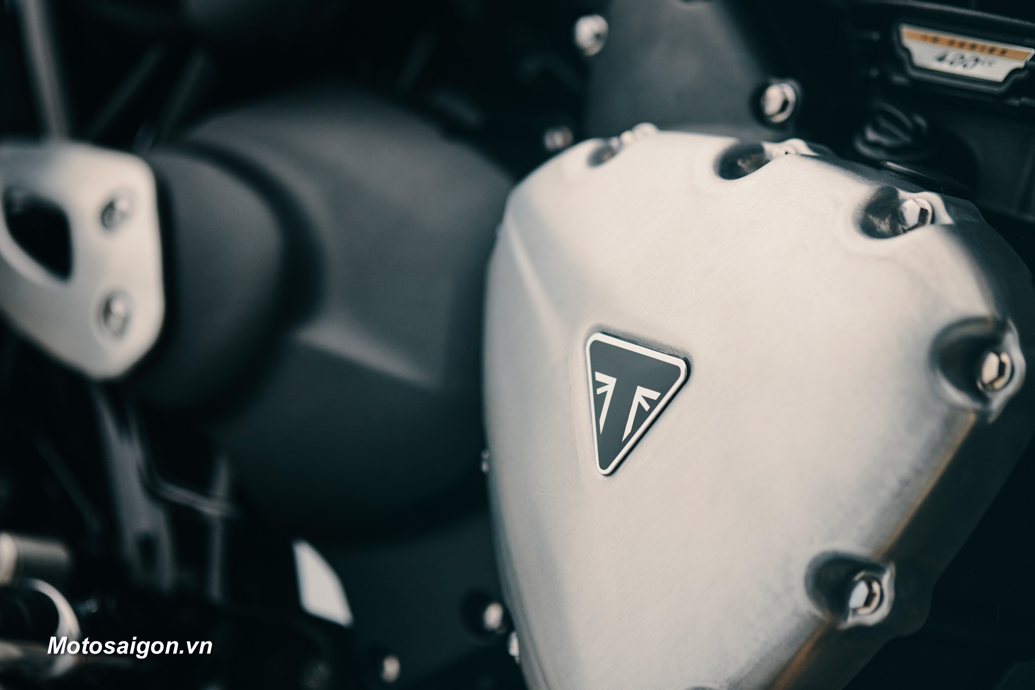 triumph-bonneville-t40-black-danh-gia-xe-2027-motosaigon-59