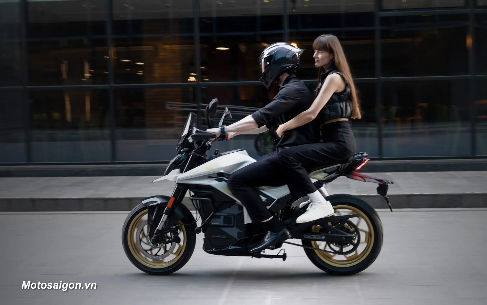 ultraviolette-x47-venom-danh-gia-xe-moto-dien-ev-motosaigon-02