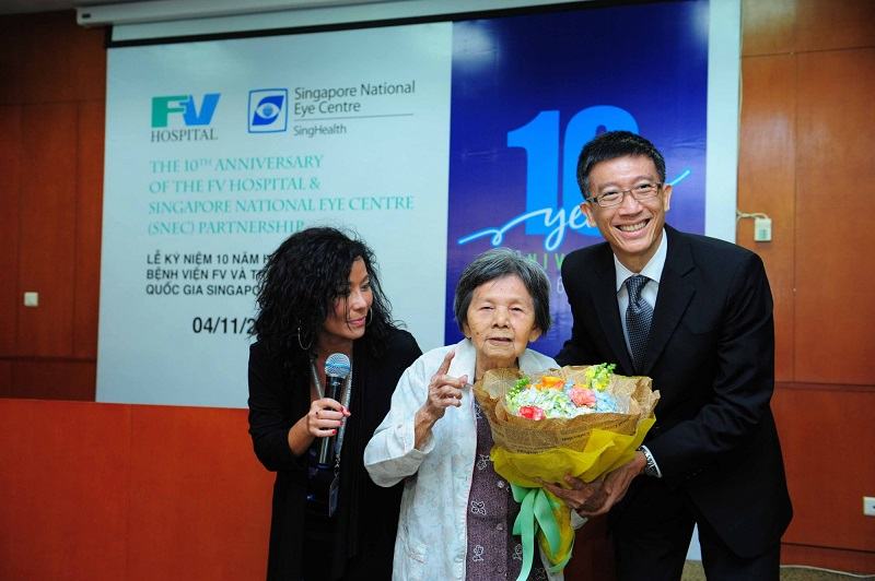 Họp báo kỷ niệm 10 năm hợp tác của bệnh viện FV và SNEC