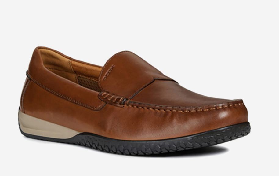 Giày mọi của Geox kiểu dáng đơn giản nhưng không kém tinh tế