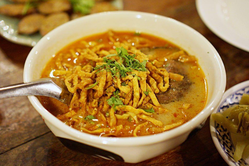 Món Soup cà ri kôw soy (Khao Soi) cực ngon bạn phải thử ở Chiang Mai